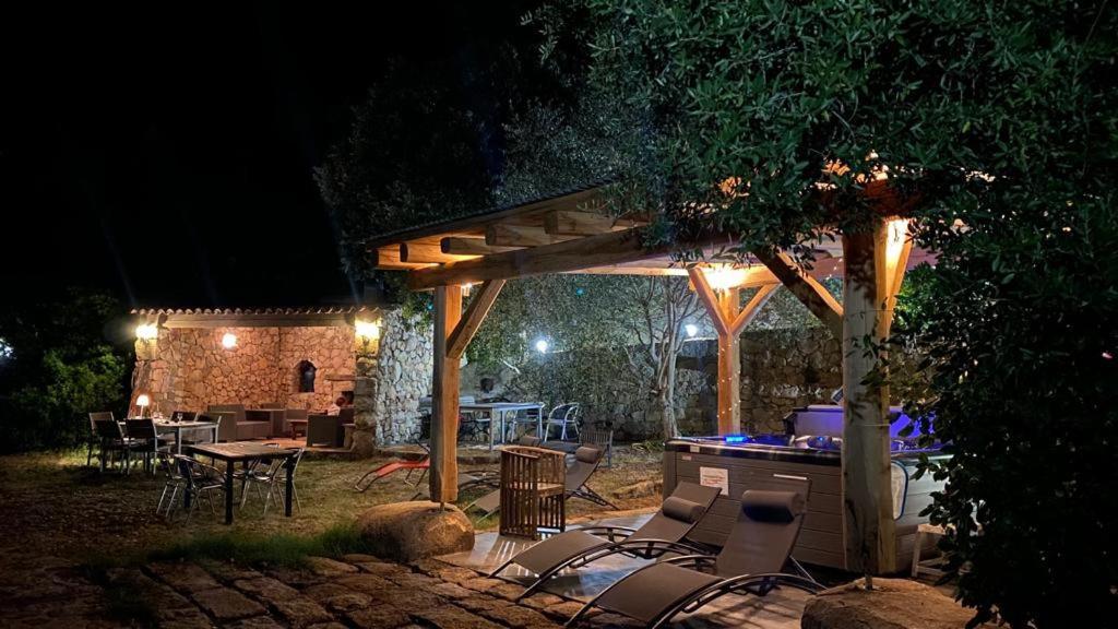 Entre Mer & Maquis, L'Ame De La Corse En Gites De Charme Avec Jacuzzi, Proche Ajaccio Peri Exterior photo
